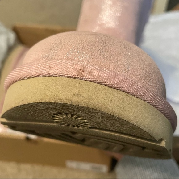 UGG Bailey Bow Boots - Picture 7 of 7